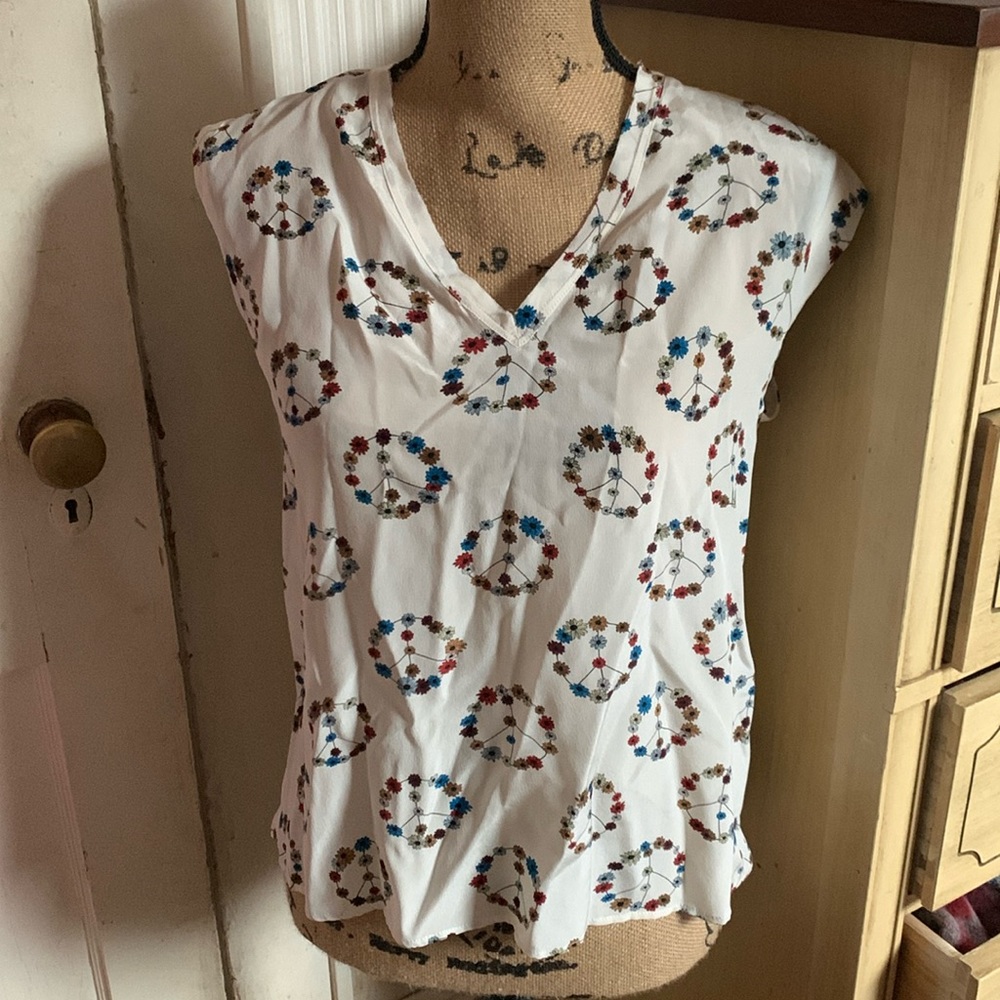Sandro peace shirt open back size 1=size small!